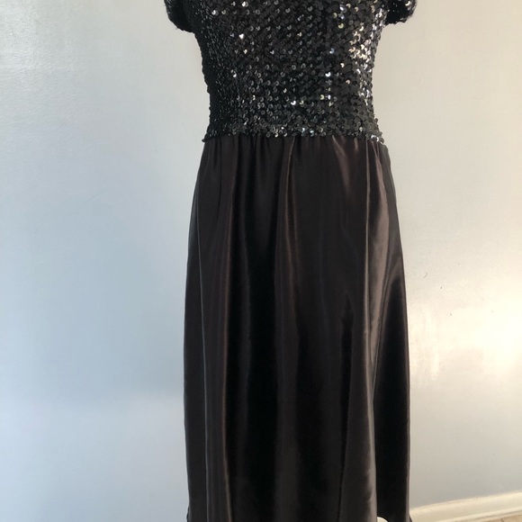 Dress - Picture 3 of 14